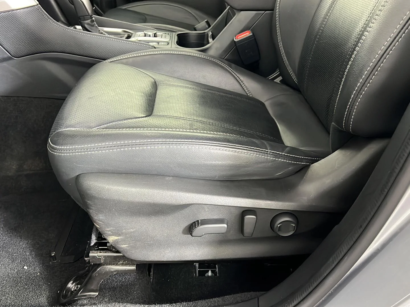 Used 2020 Ice Silver Metallic Subaru Limited image 15
