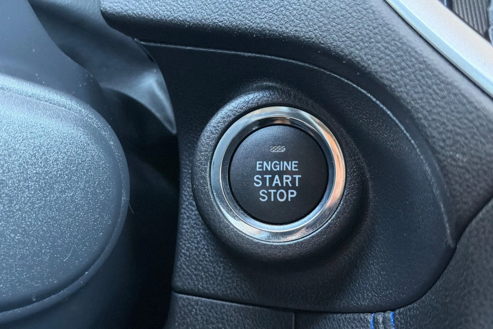 Used 2019 White Subaru Hybrid image 28