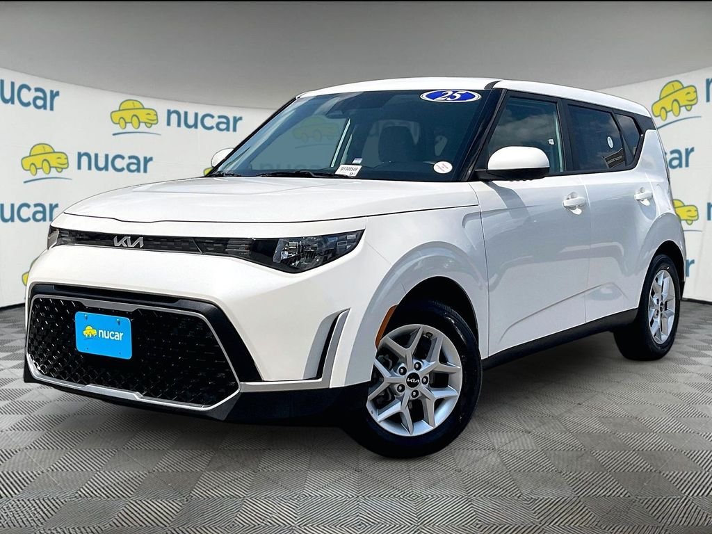 Used 2025 White Kia LX image 3