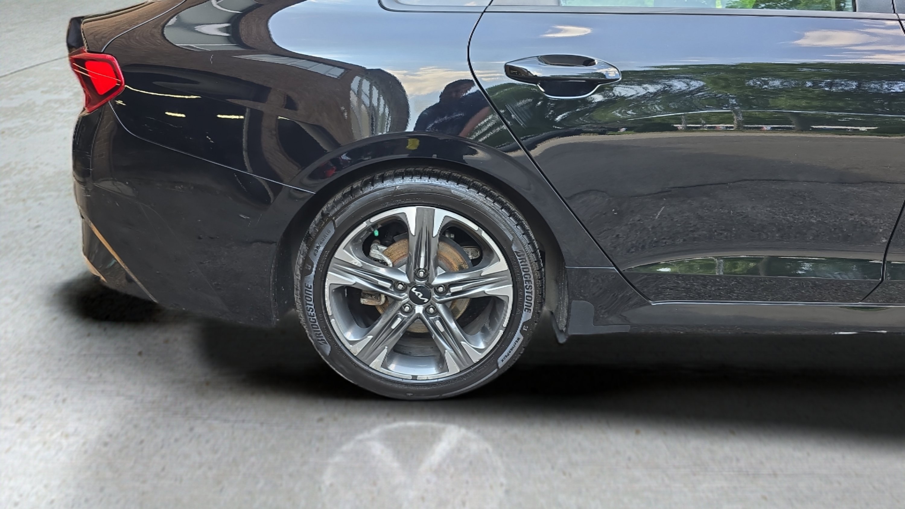 Used 2022 Black Kia LXS AWD image 30
