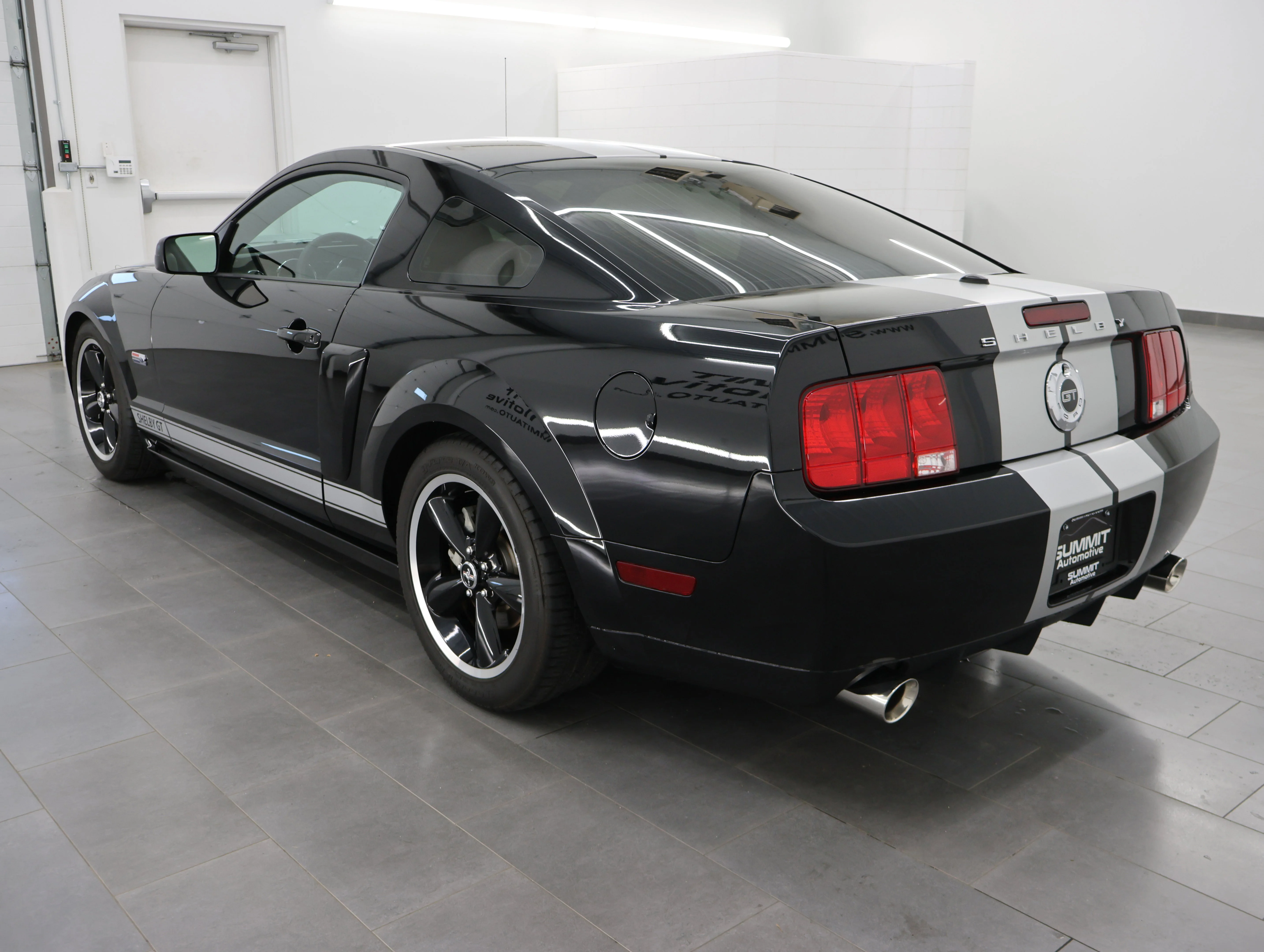 Used 2007 Black Ford GT Premium image 6