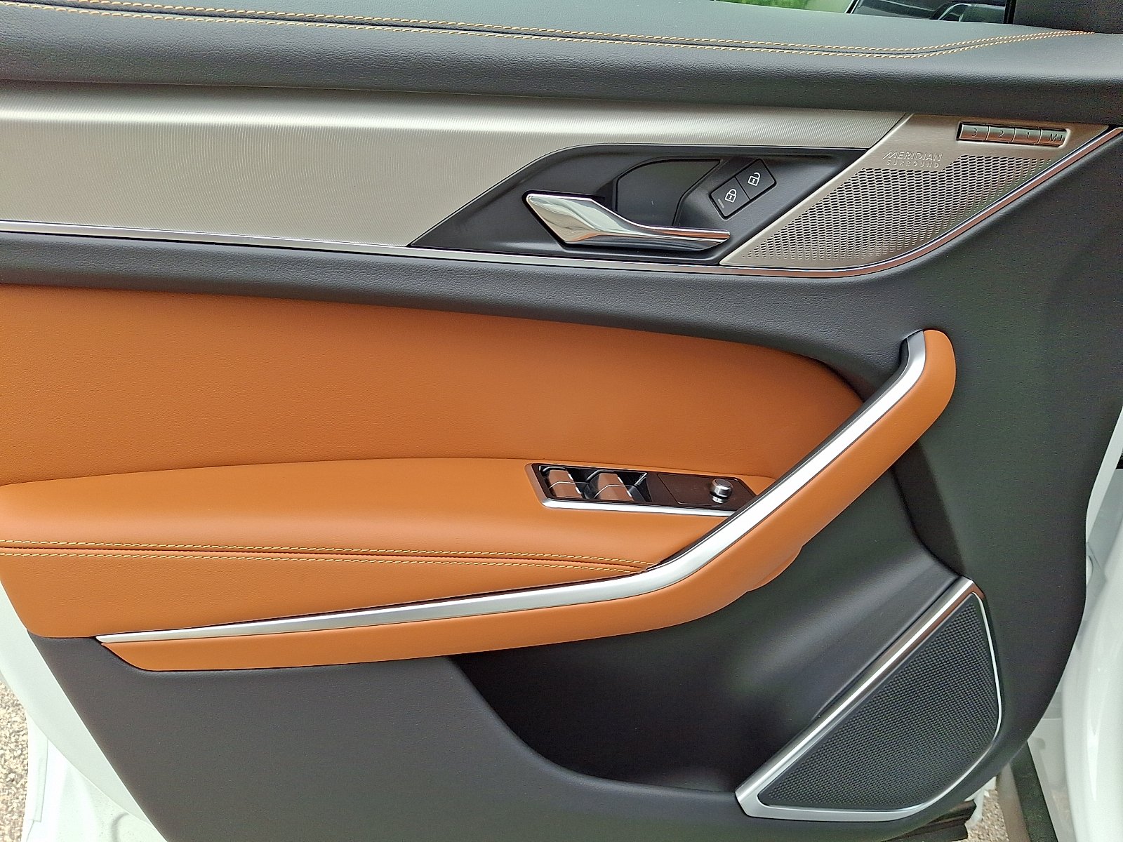 2026 Jaguar F-Pace R-Dynamic S - Photo 10