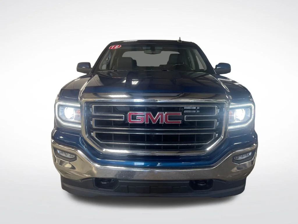 Used 2018 Blue GMC SLE image 9