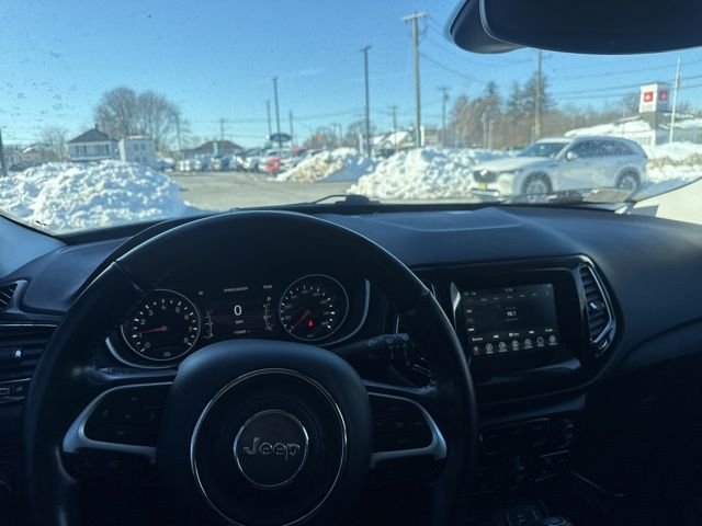 Used 2021 White Clearcoat Jeep Latitude image 20