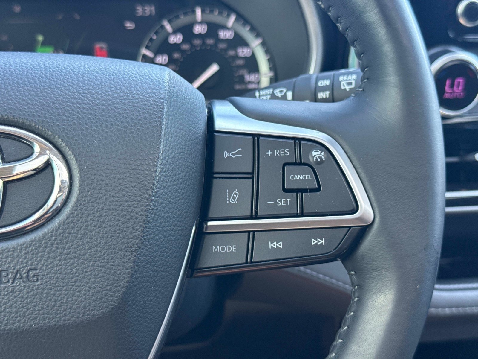 Used 2021 Blizzard Pearl Toyota XLE image 29