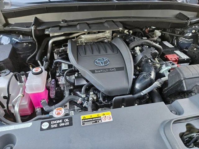 Used 2024 White Toyota XLE image 22