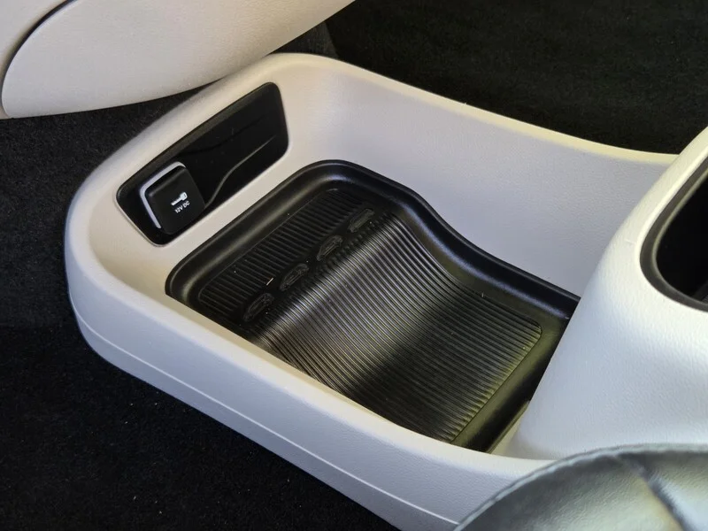Used 2024 Bright White Clearcoat CHRYSLER TOURING L image 31