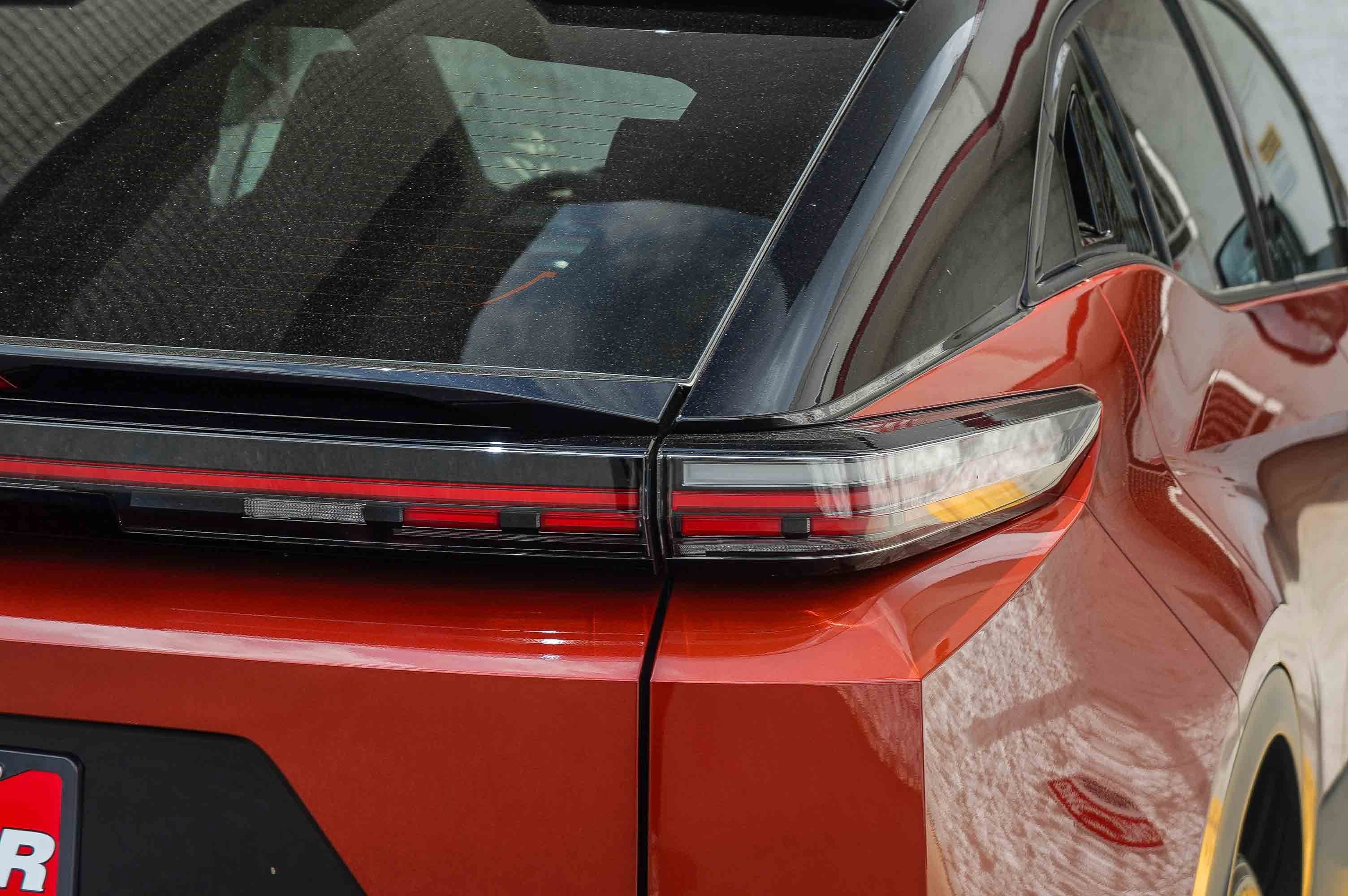 New 2026 Tandoori with Midnight Black Metallic roof Toyota XSE image 7