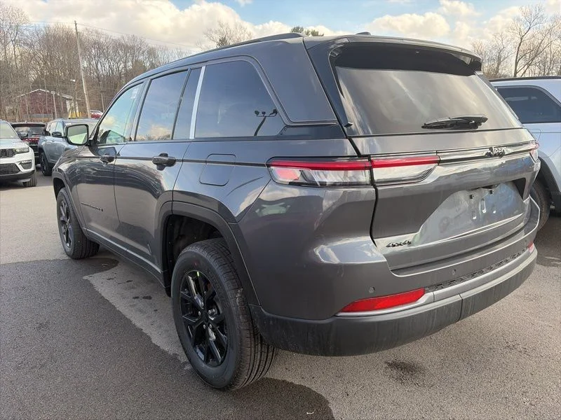 2026 Jeep Grand Cherokee Laredo - Photo 8