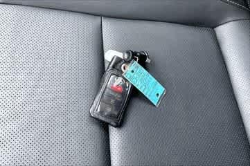 Certified Used 2025 CUTTING EDGE Toyota  image 15