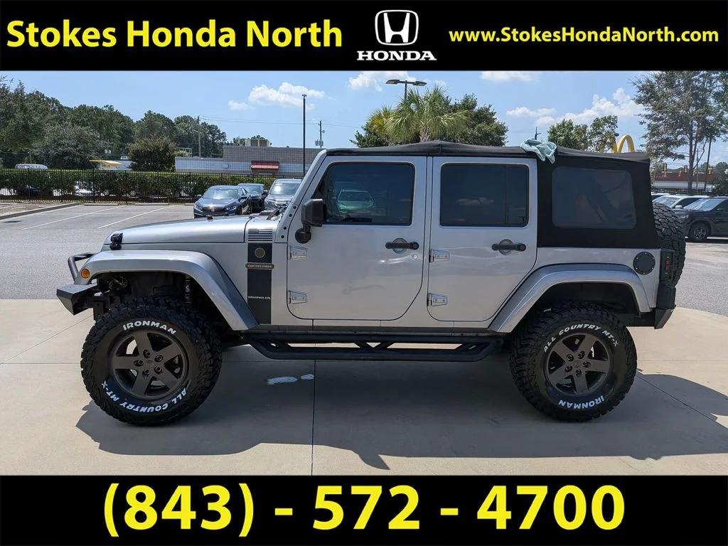 Used 2016 Silver Jeep Unlimited Sport S image 8