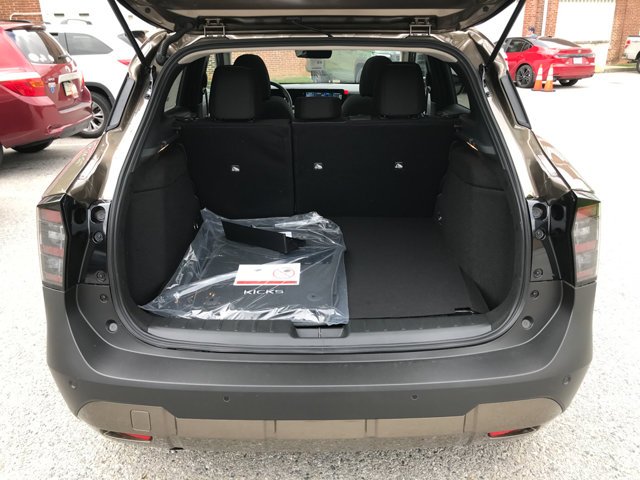 New 2026 Canyon Bronze Metallic Nissan SV image 23