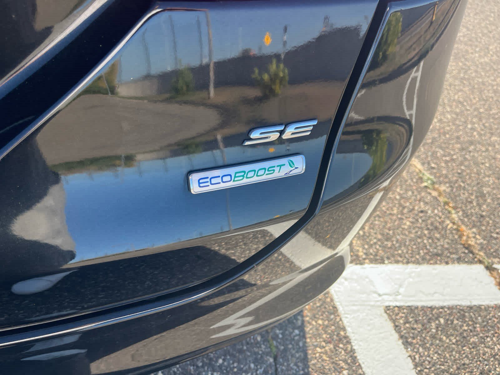 Used 2015 Tuxedo Black Ford SE image 6