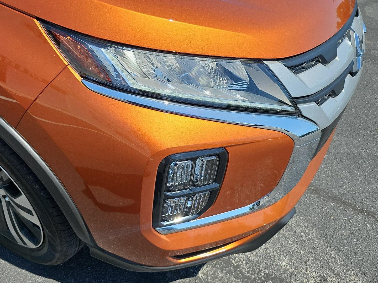 Used 2025 Sunshine Orange Metallic Mitsubishi ES image 31