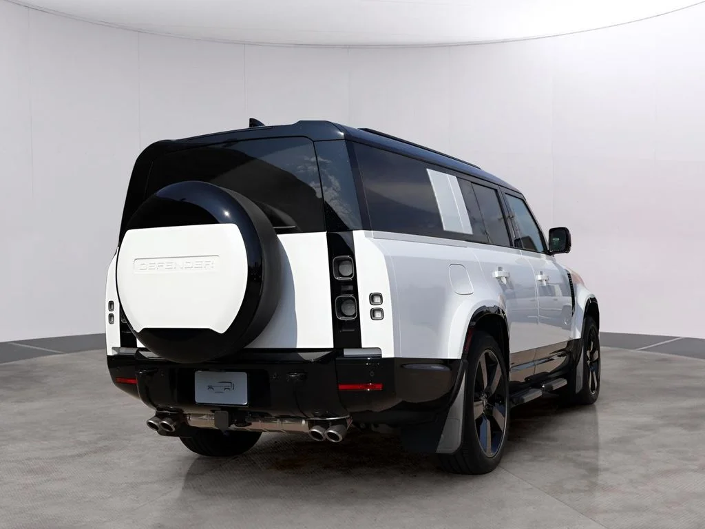 New 2025 Fuji White Land Rover V8 image 5