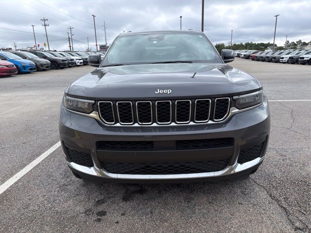 Used 2024 Gray Jeep Laredo image 2