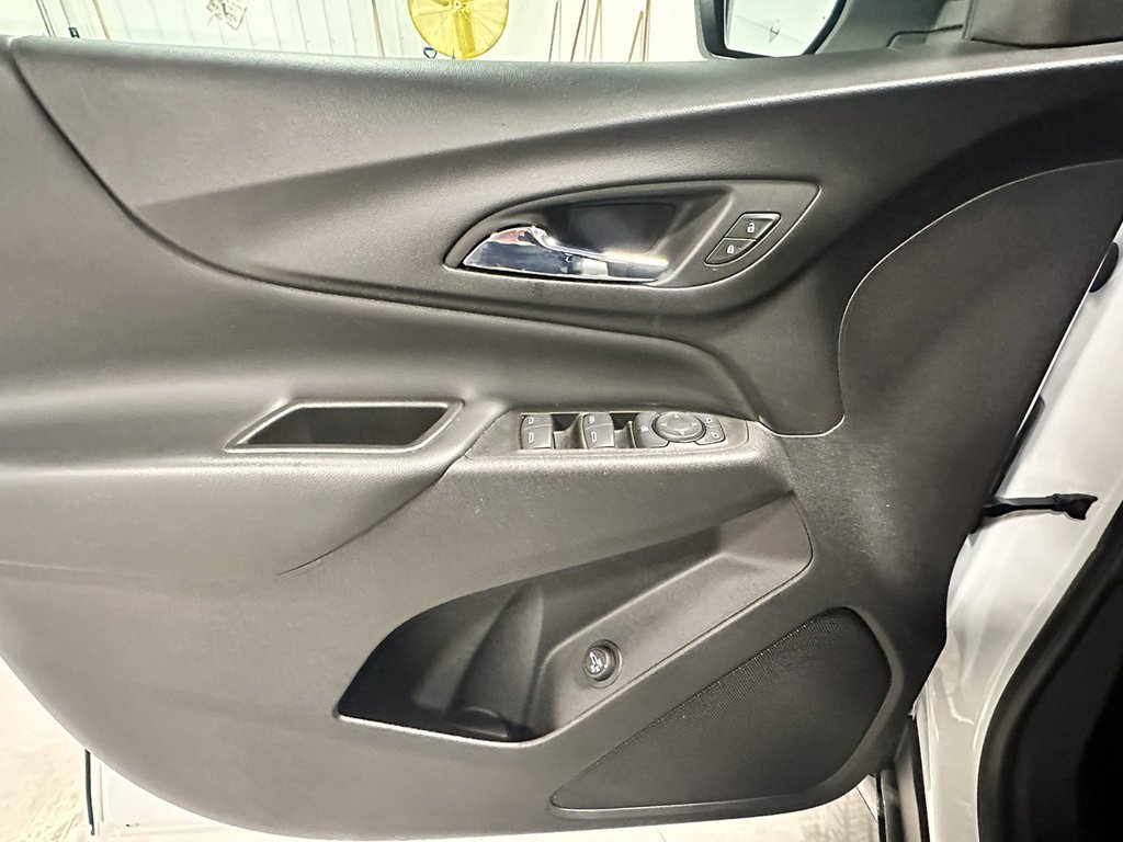 Used 2023 White Chevrolet LT image 21