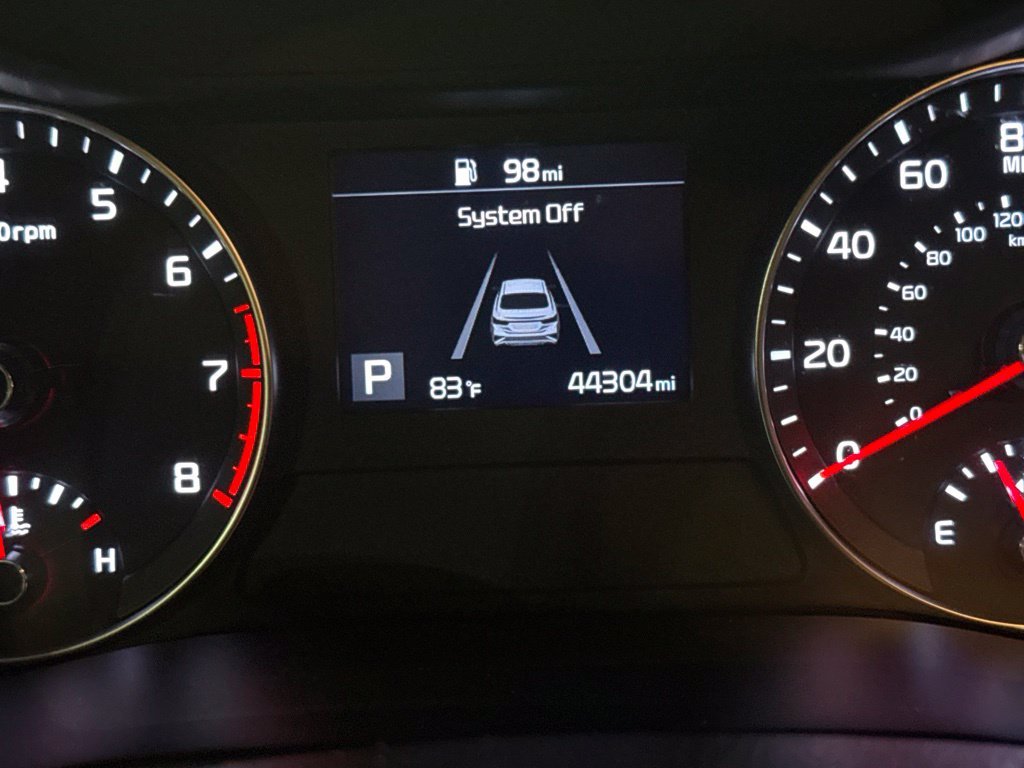 Used 2021 Red Kia LXS image 19