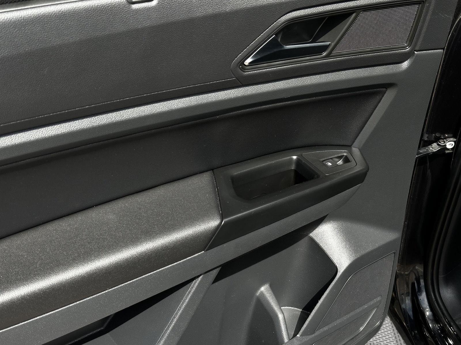 2021 Volkswagen Atlas SE w/Tech - Photo 23