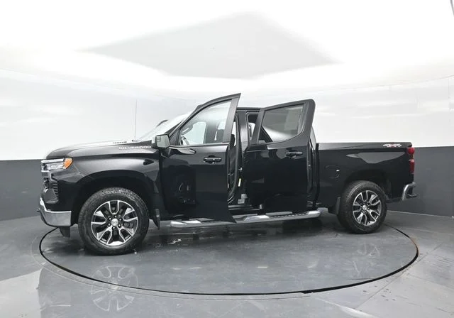 Used 2024 Black Chevrolet LT image 29