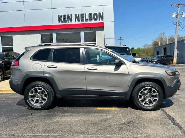 Used 2020 Beige Jeep Trailhawk image 15