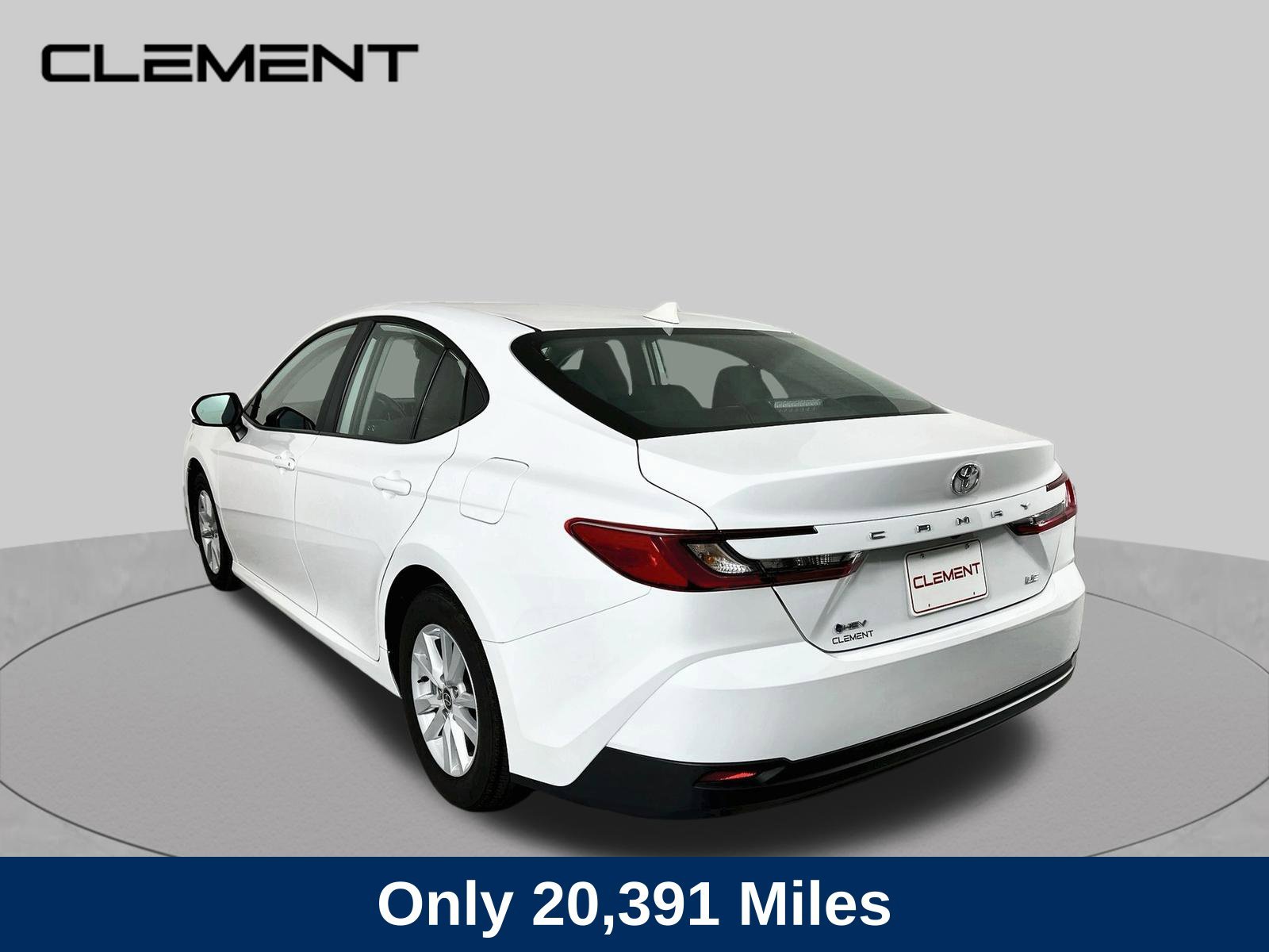 2026 Toyota Camry LE - Photo 8