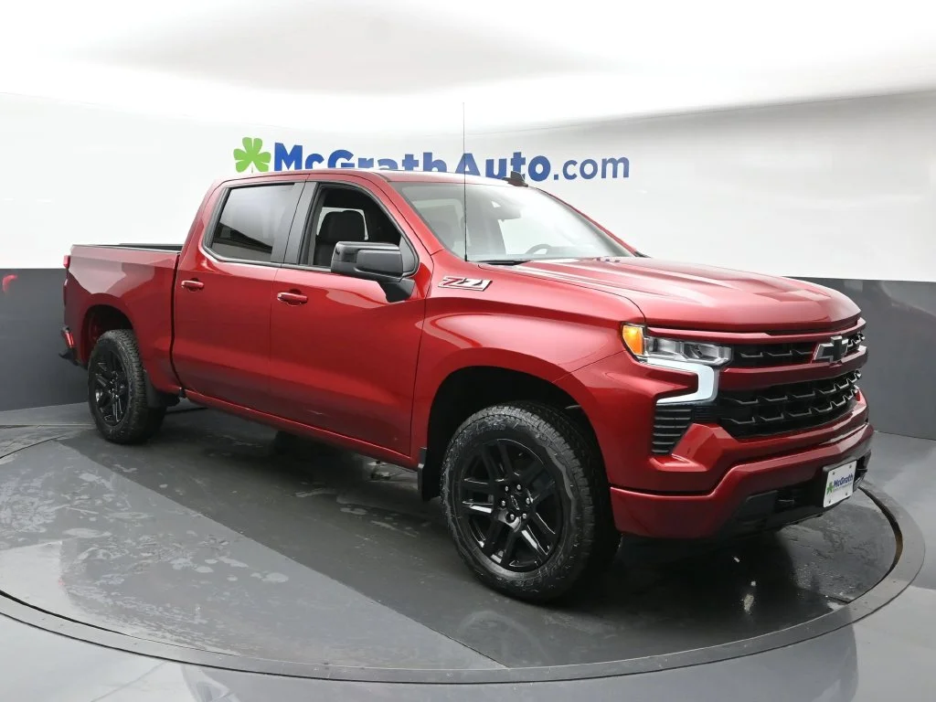 Used 2025 Red Chevrolet RST image 2
