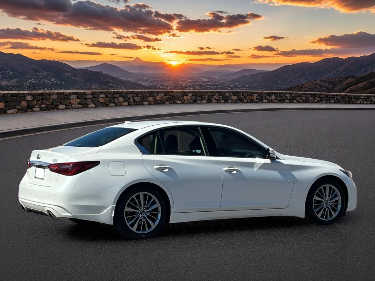 Certified Used 2023 Majestic White INFINITI Luxe image 5