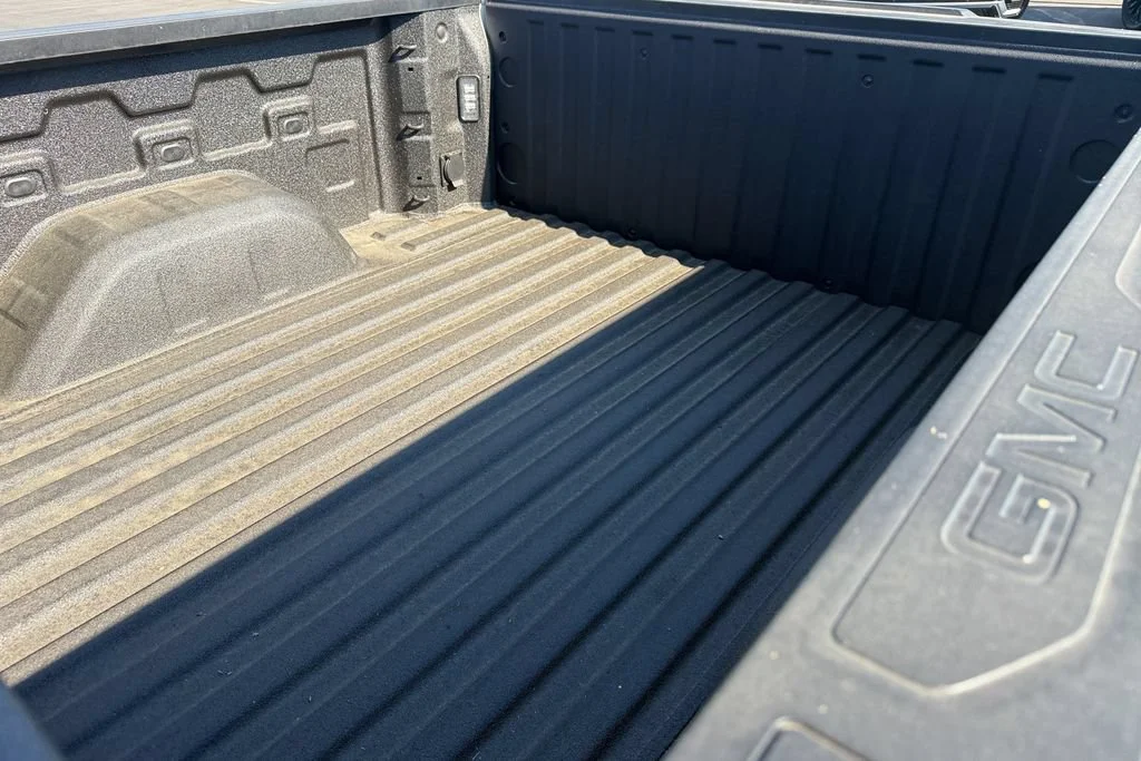 New 2026 Summit White GMC SLE image 28
