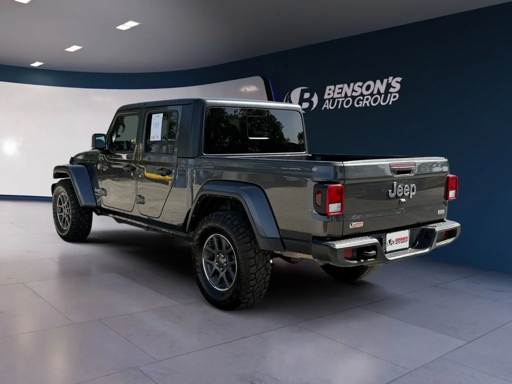 Used 2023 Gray Jeep Overland image 3