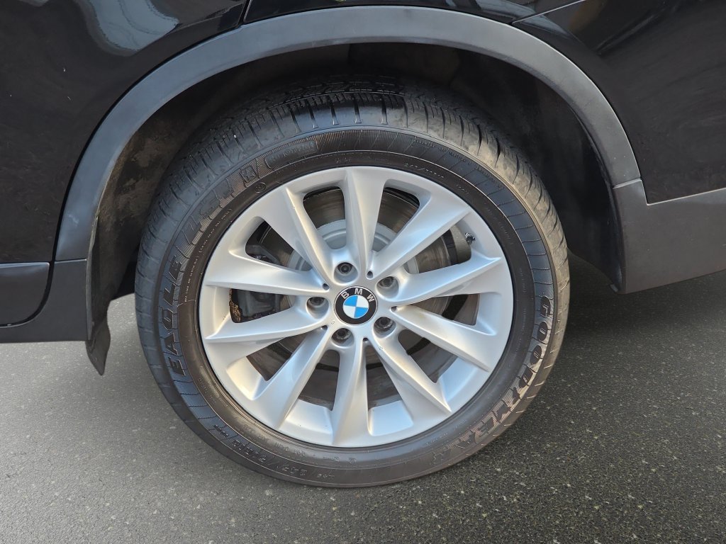 Used 2017 Black BMW xDrive28i image 36