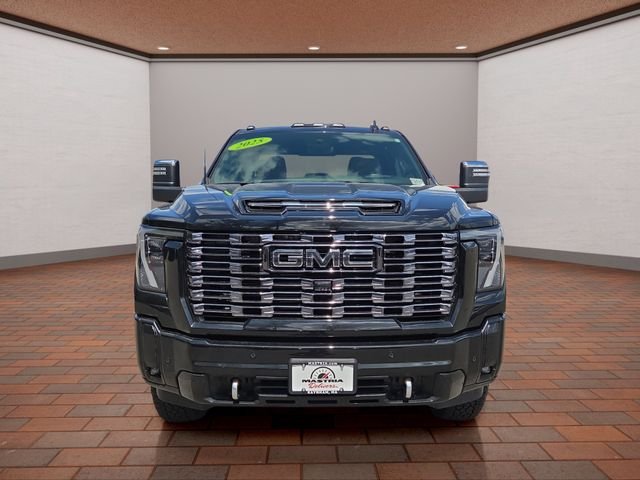 Used 2025 Onyx Black GMC Denali Ultimate image 34