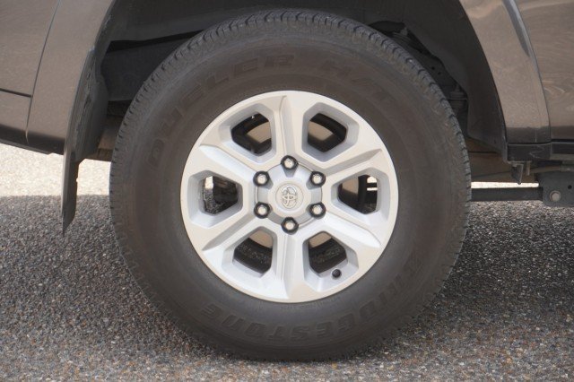 Used 2022  Toyota SR5 Premium image 6