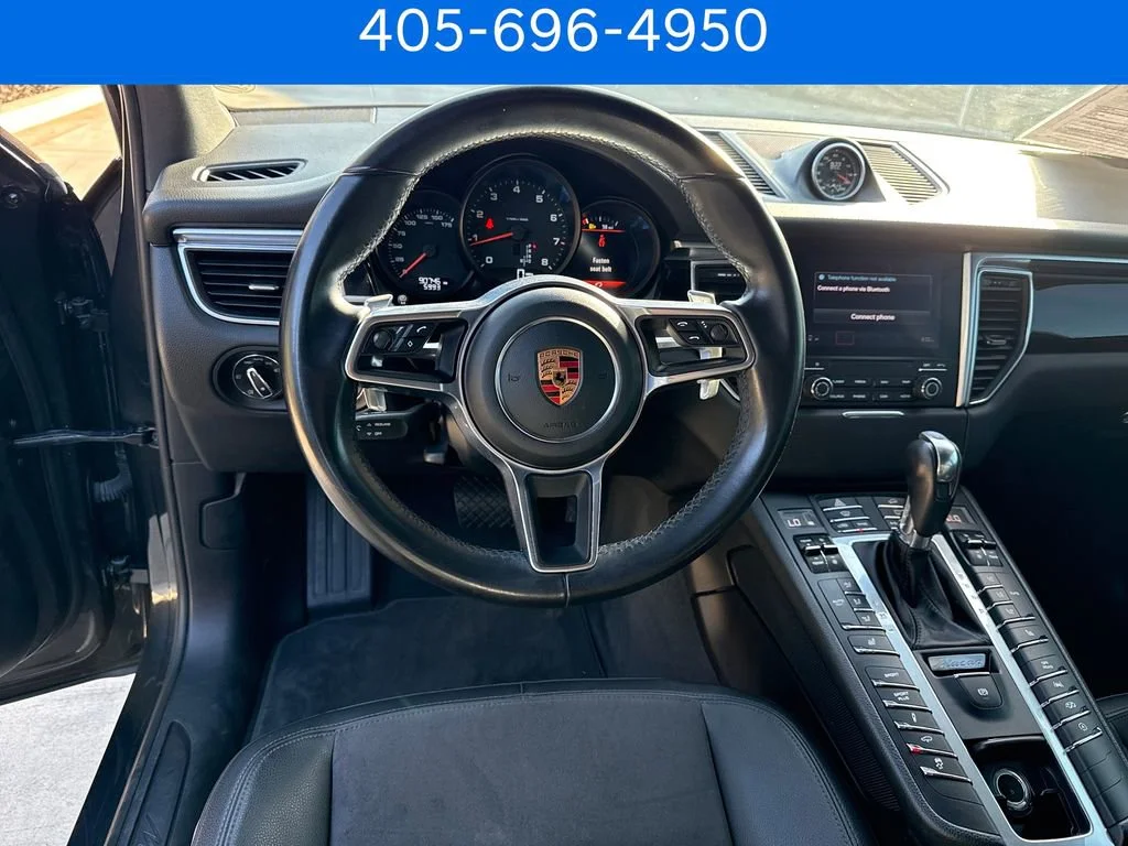 Pre-Owned 2018 Porsche Macan Base
