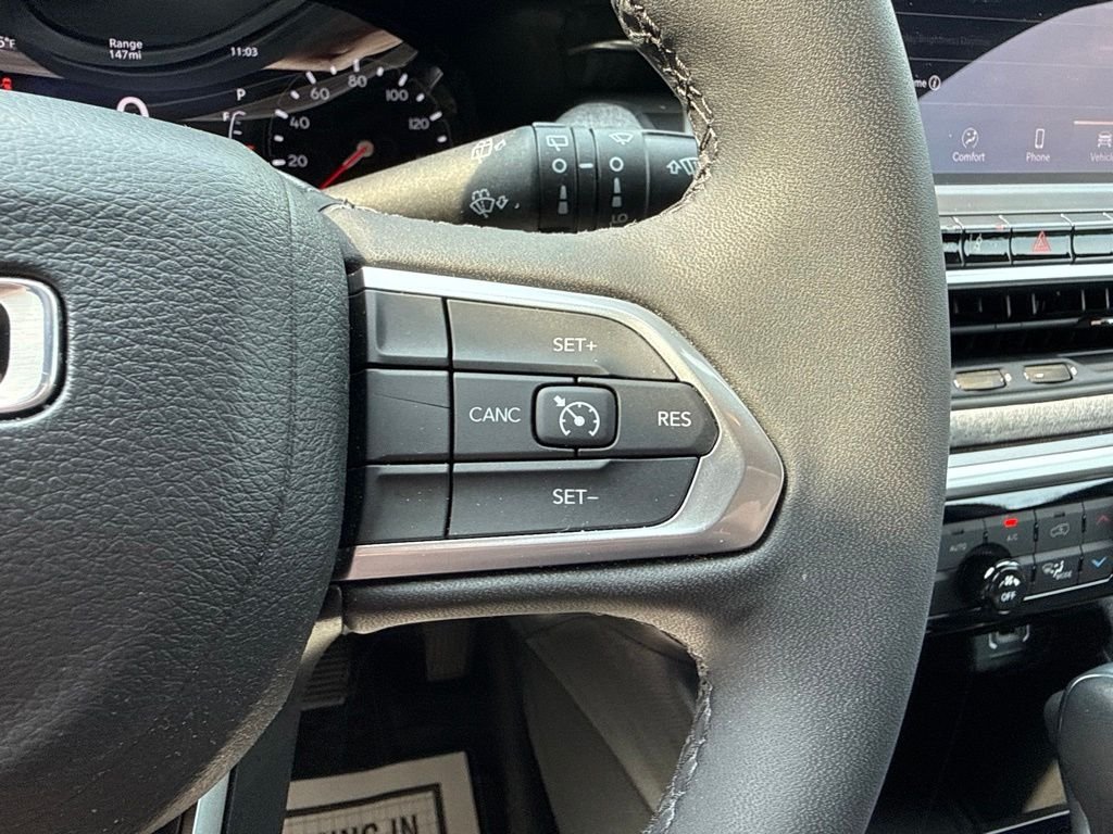 Used 2023 Red Jeep Latitude image 26
