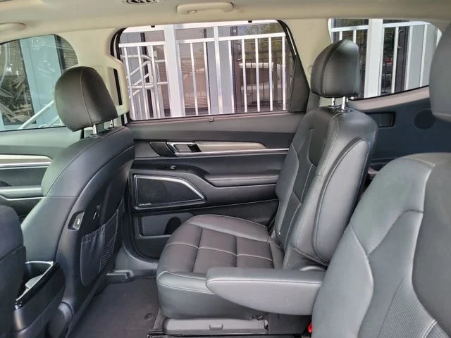 Used 2021 White Kia SX image 31