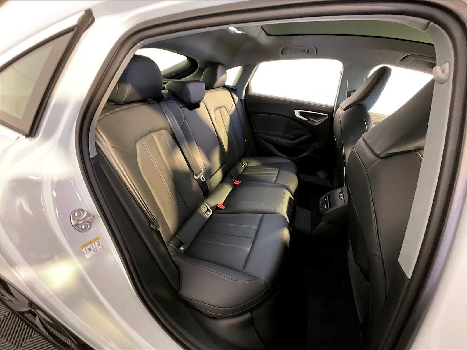 Used 2025 Arkona White Audi Premium Plus image 23