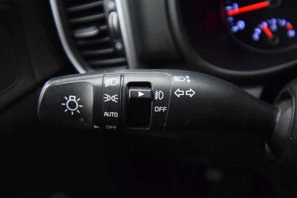 Used 2020 Clear White Kia LX image 24