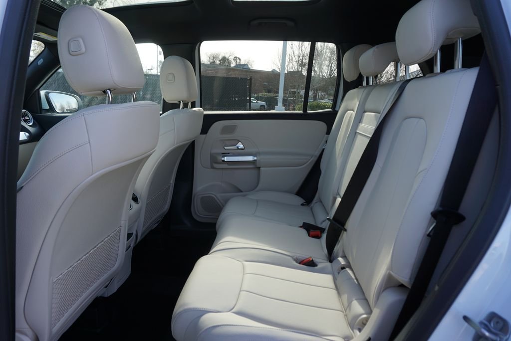 Used 2026 Polar White Mercedes-Benz GLB 250 image 13