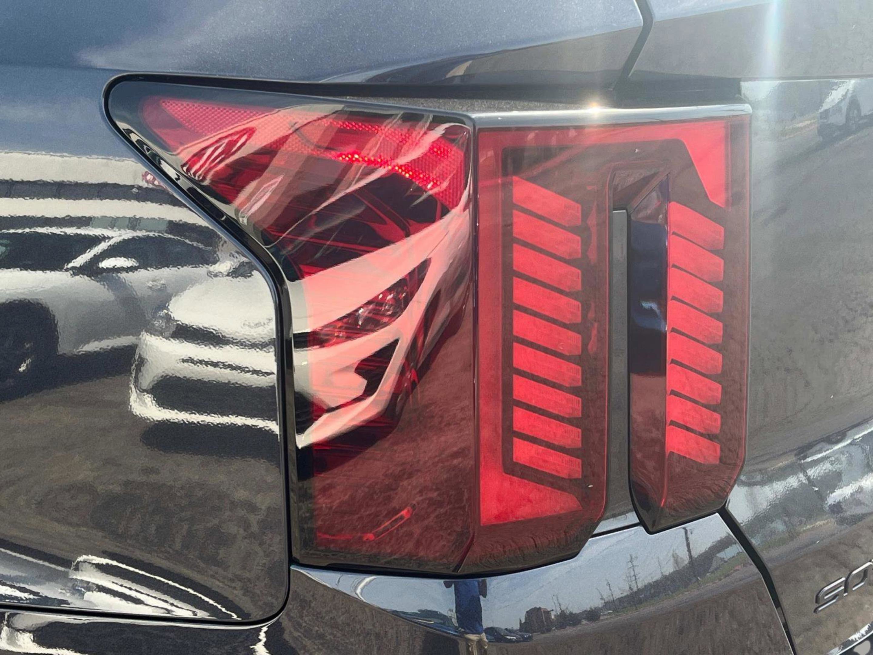 2025 Kia Sorento X-Line SX - Photo 11