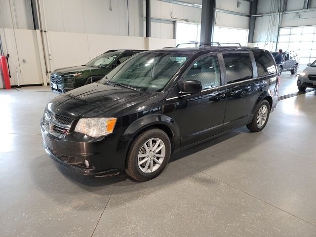 Used 2020 Brilliant Black Crystal Pearlcoat Dodge SXT image 3