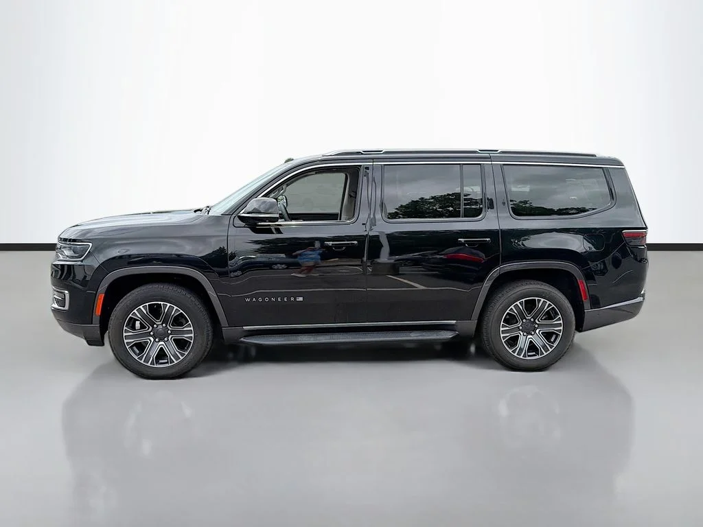 Used 2022 Diamond Black Jeep Series III image 9