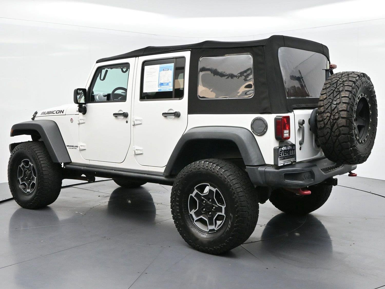 Used 2014 Bright White Clearcoat Jeep Rubicon X image 5