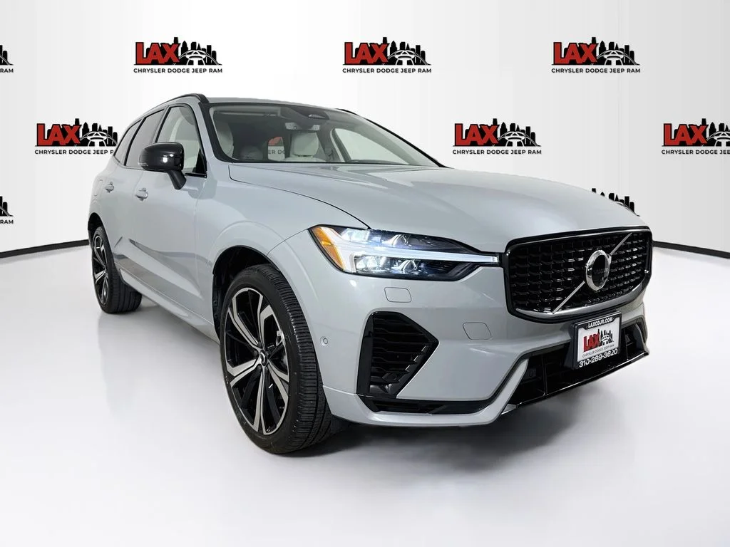 Used 2025 Gray Volvo T8 Ultra image 1