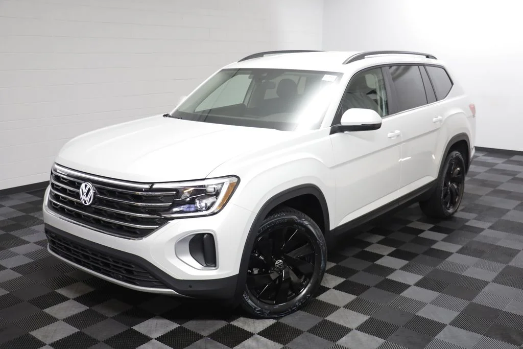 New 2026 Opal White Volkswagen SE w/Technology image 2