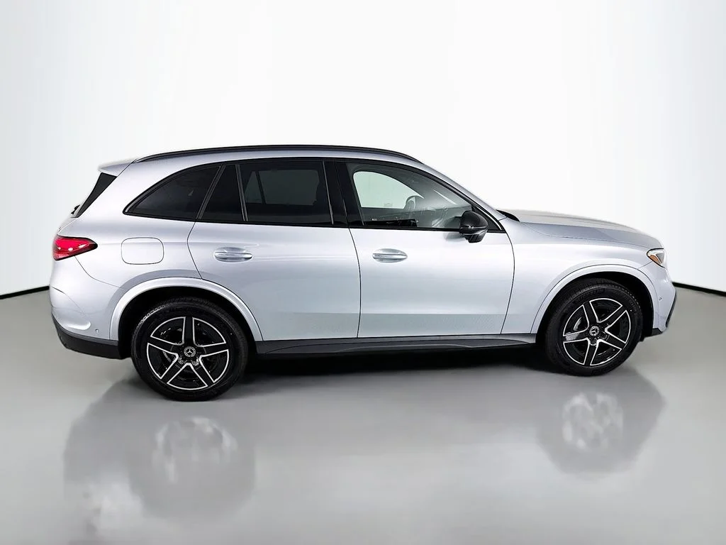 Certified Used 2026  Mercedes-Benz GLC 300 image 8