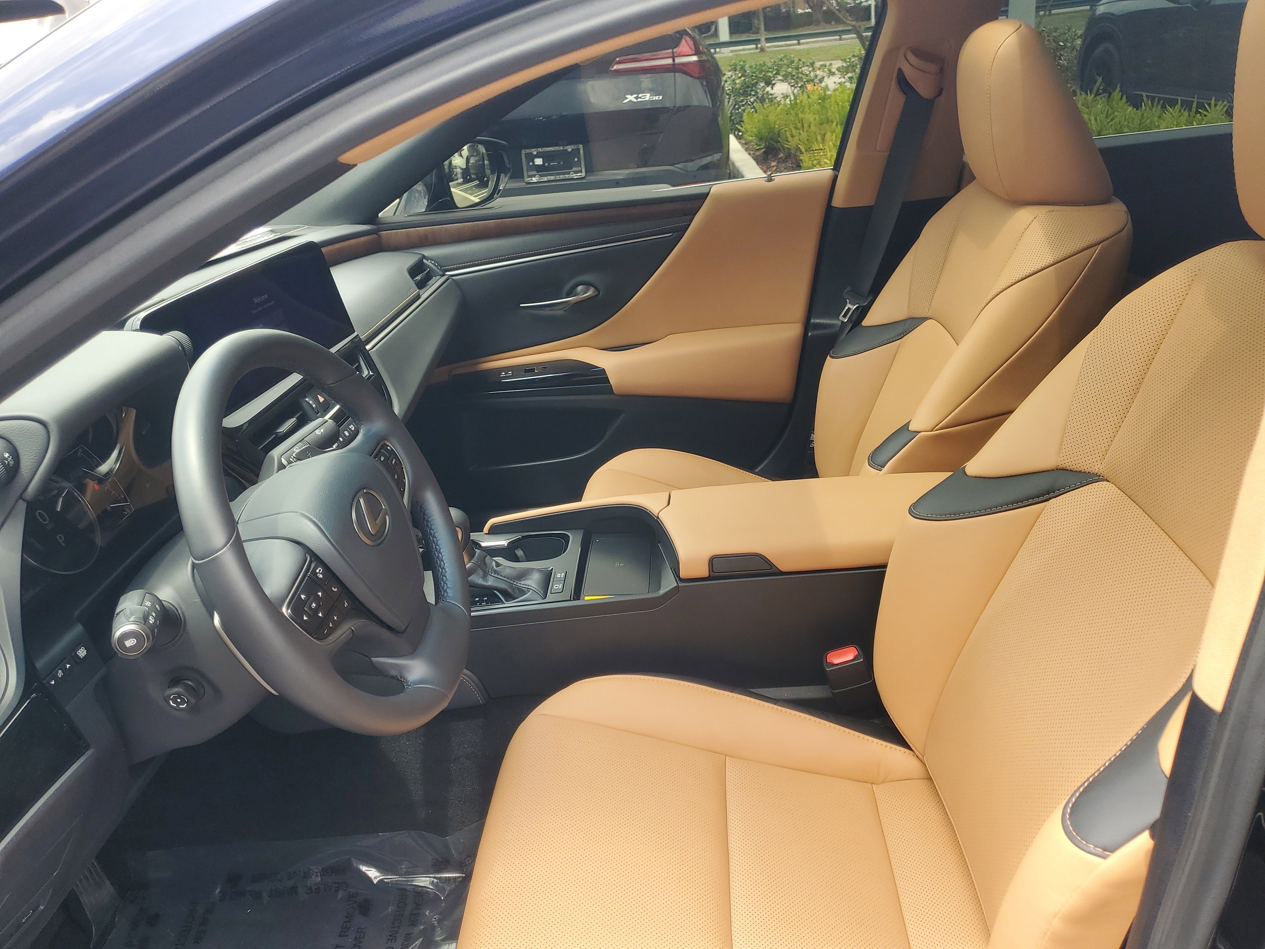 Certified Used 2025 NIGHTFALL MICA Lexus ES 300h image 15