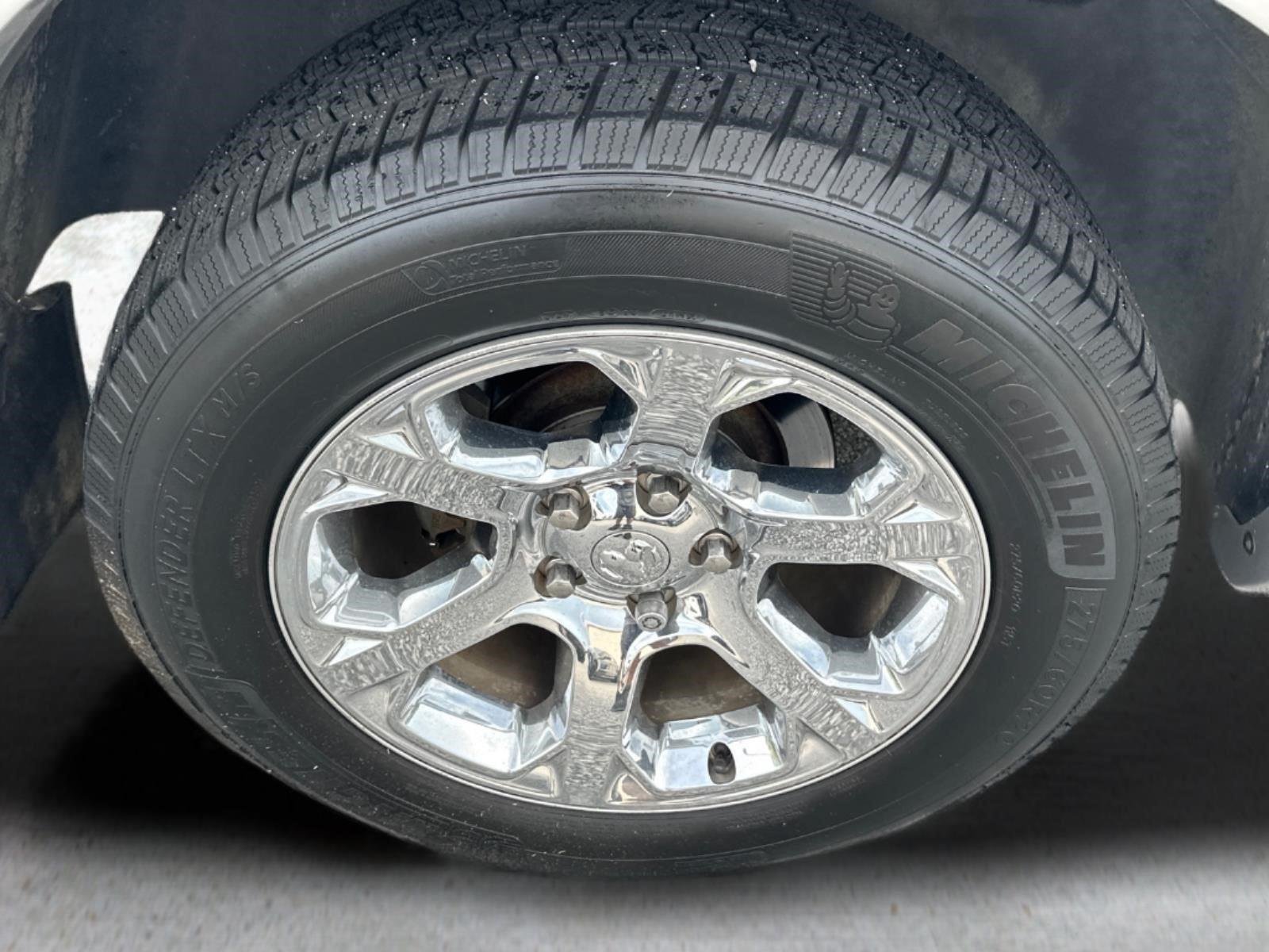 Used 2016 Bright White Clearcoat Ram Laramie image 10