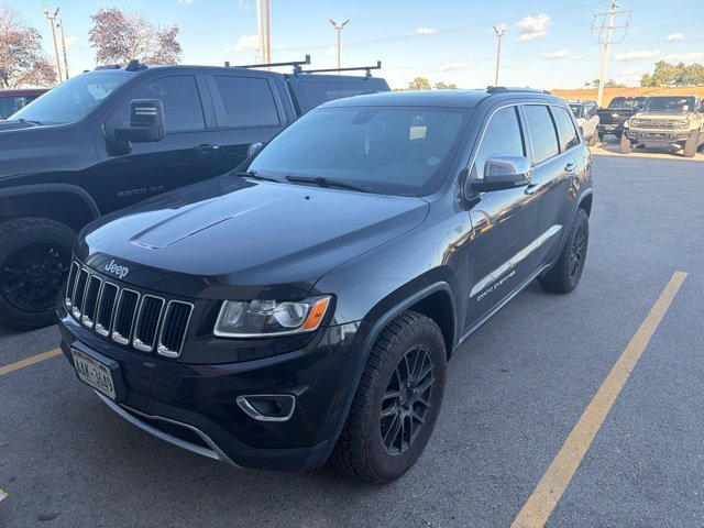 Used 2015 Brilliant Black Crystal Pearlcoat Jeep Limited image 1