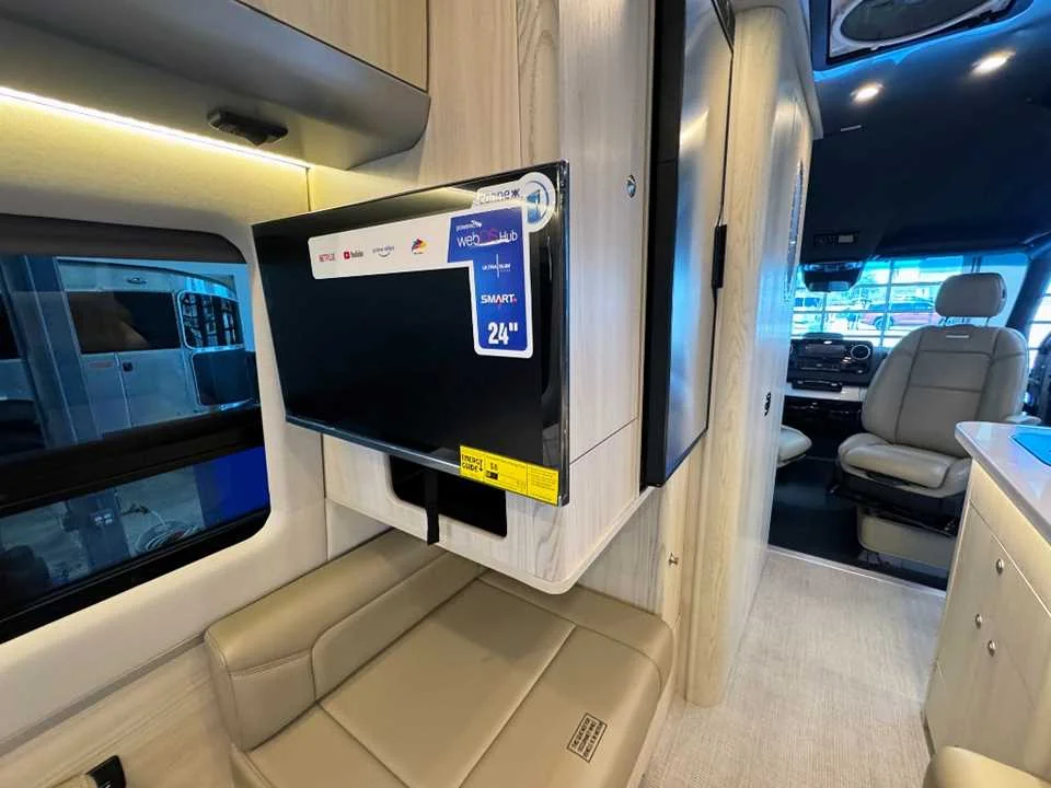 New 2026 SILVER AIRSTREAM  image 30